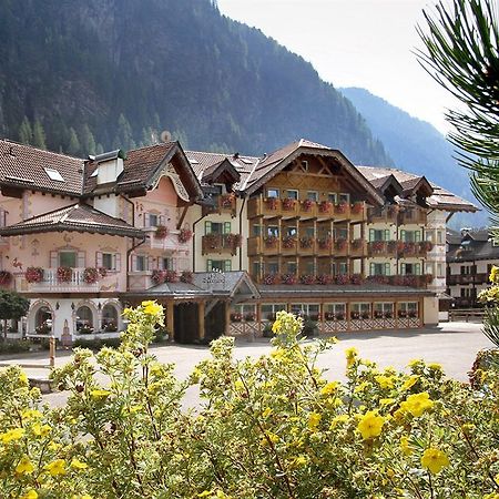Hotel Soreghes Gran Chalet 坎皮泰洛迪法萨 外观 照片
