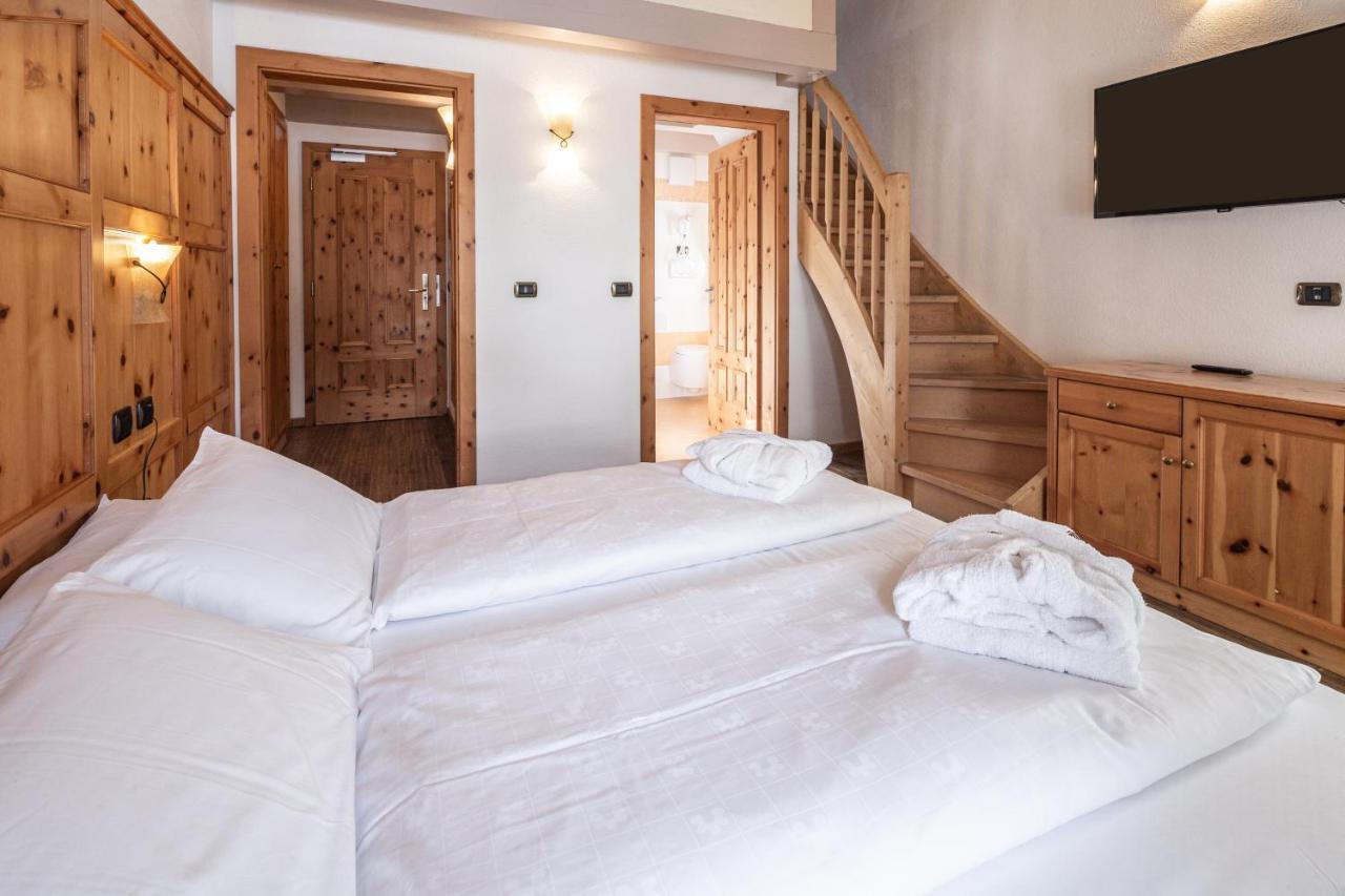 Hotel Soreghes Gran Chalet 坎皮泰洛迪法萨 外观 照片