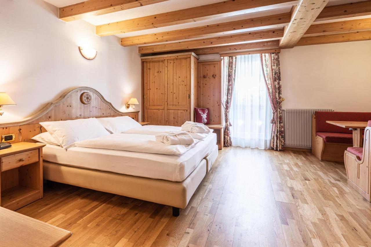 Hotel Soreghes Gran Chalet 坎皮泰洛迪法萨 外观 照片
