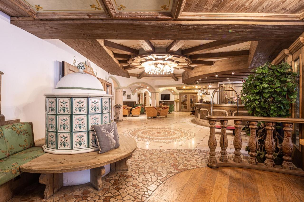 Hotel Soreghes Gran Chalet 坎皮泰洛迪法萨 外观 照片