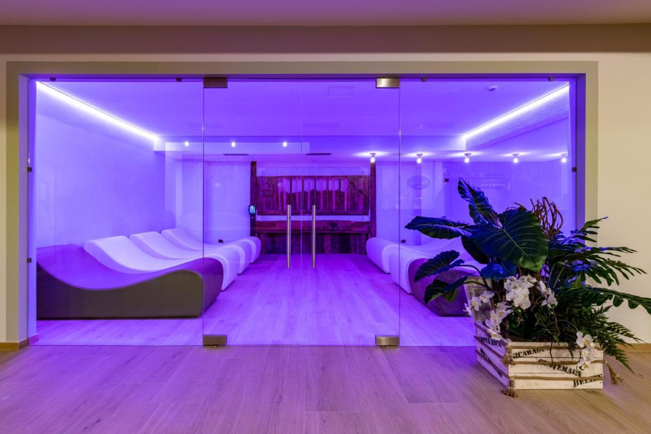 Hotel Soreghes Gran Chalet 坎皮泰洛迪法萨 外观 照片