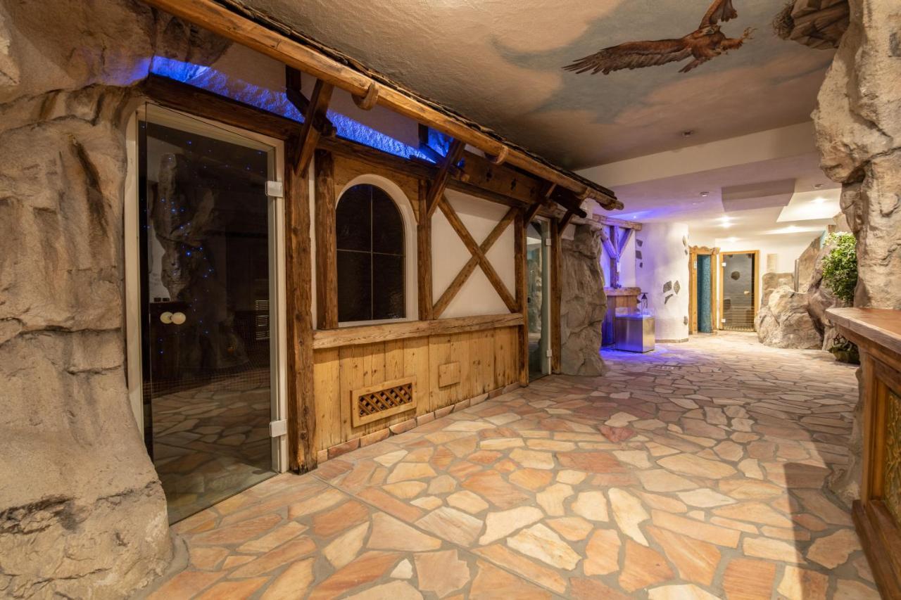 Hotel Soreghes Gran Chalet 坎皮泰洛迪法萨 外观 照片