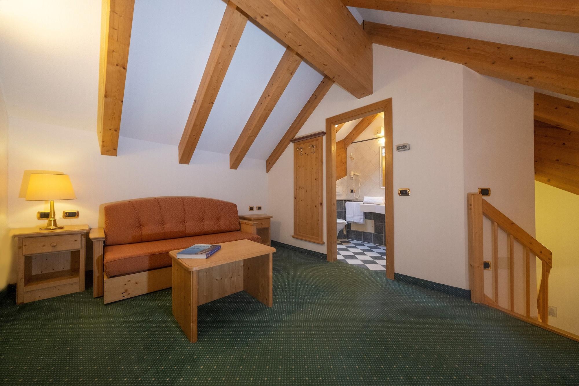 Hotel Soreghes Gran Chalet 坎皮泰洛迪法萨 外观 照片
