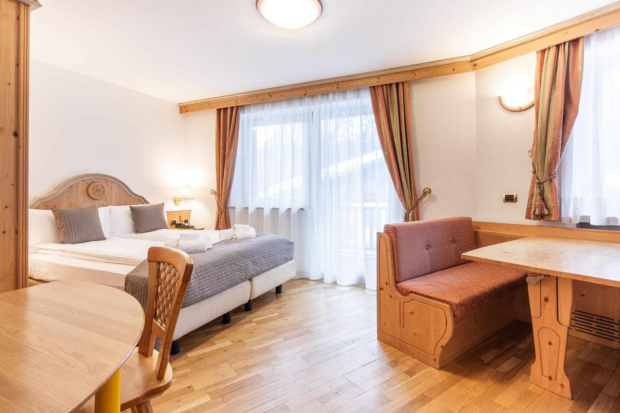 Hotel Soreghes Gran Chalet 坎皮泰洛迪法萨 外观 照片