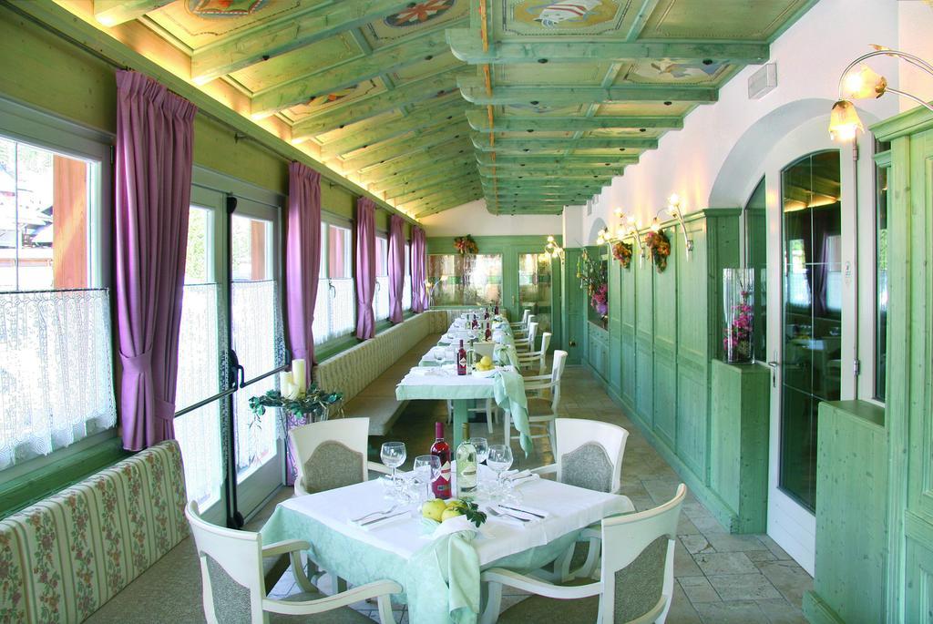 Hotel Soreghes Gran Chalet 坎皮泰洛迪法萨 外观 照片